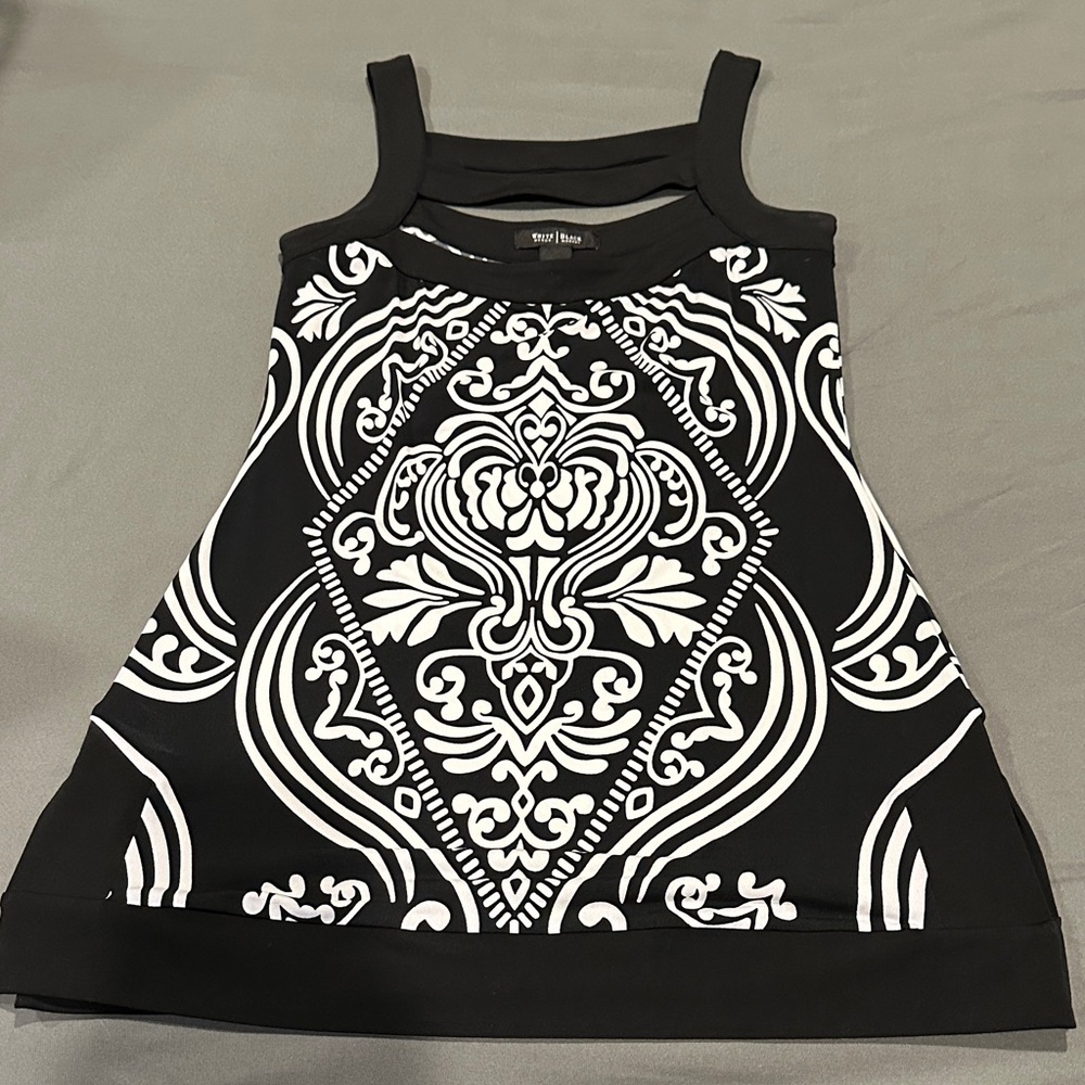 White House Black Market Black and White Tunic Top
